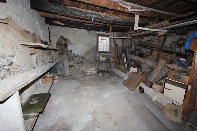 12-Zimmer-Dorfhaus zum Ausbauen / casa con 12 locali da ristrutturare – Foto 16 von 19