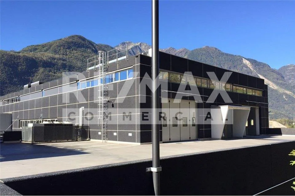 Ampi spazi commerciali nel Centro CAST-CASTIONE