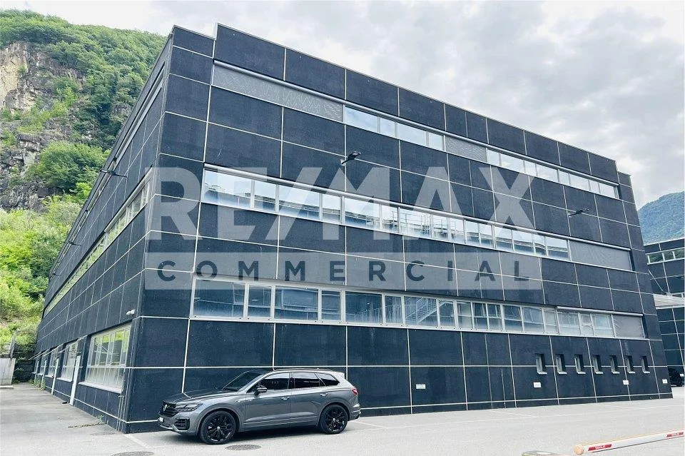 Ampi spazi commerciali nel Centro CAST-CASTIONE