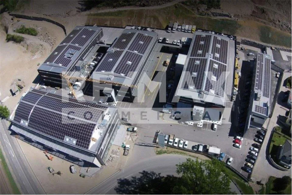 Ampi spazi commerciali nel Centro CAST-CASTIONE