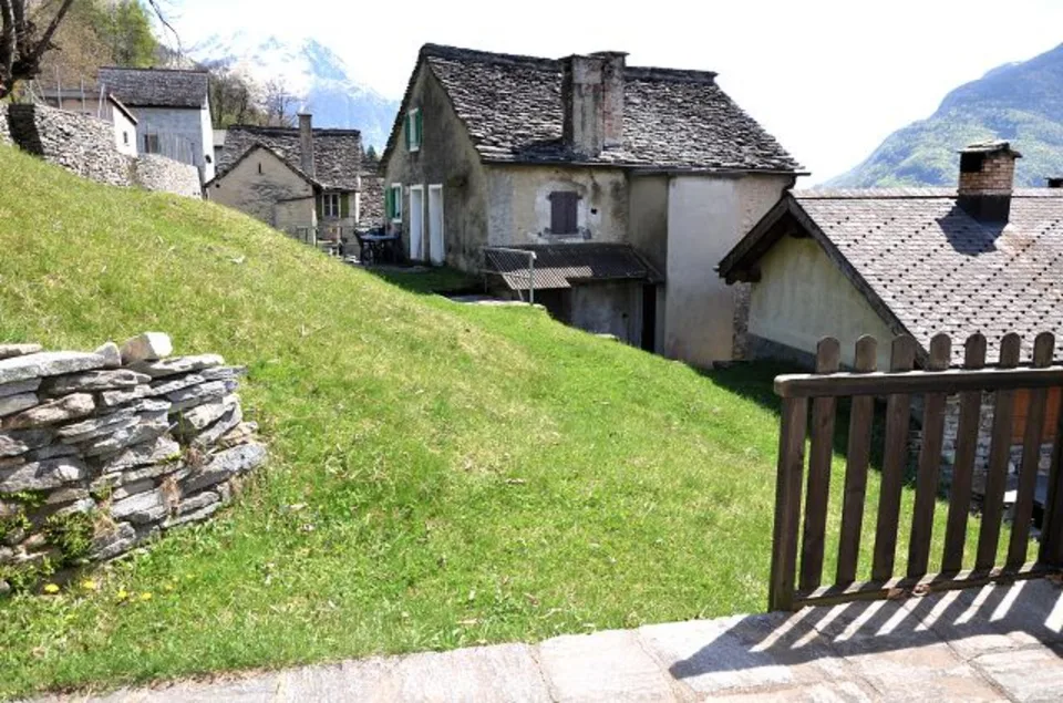 3 1/2-Zimmer-Rustico an sehr ruhiger, sonniger Aussichtslage / Bell... – Foto 18 von 30