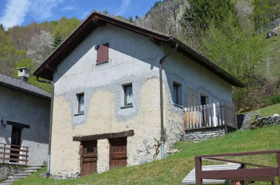 3 1/2-Zimmer-Rustico an sehr ruhiger, sonniger Aussichtslage / Bell...