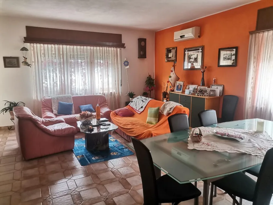 Casa singola di 5 1/2 locali con giardino e patio / 5 1/2-Zimmer-Ei...