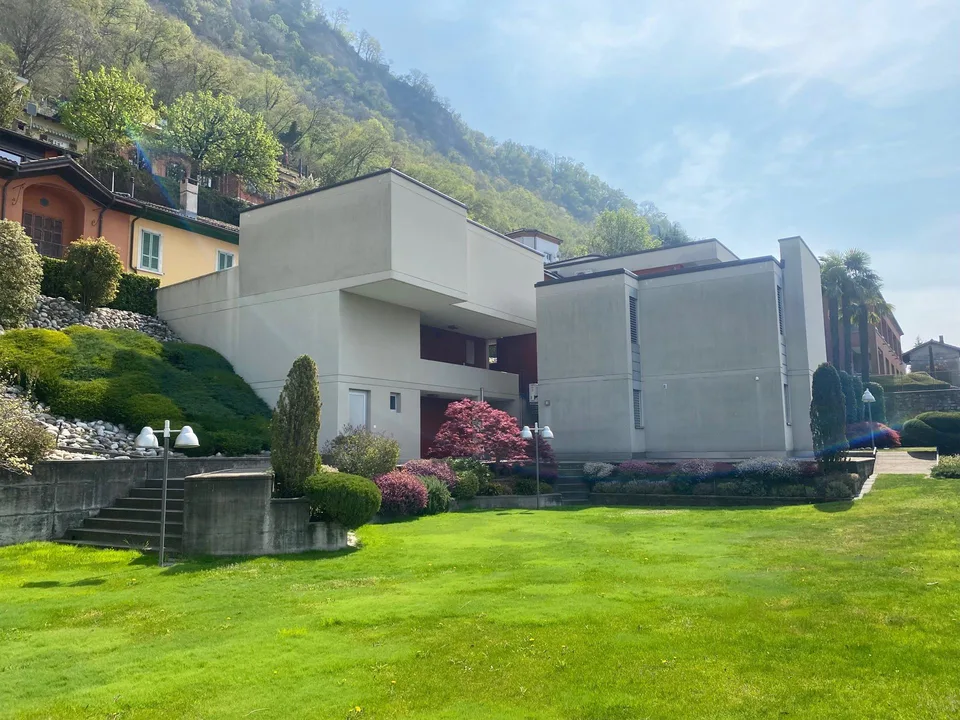 Mendrisio, Villa con ampio giardino