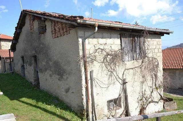 Grande rustico su 2 piani con possibilità di ampliamento molto sole... – Foto 16 von 24