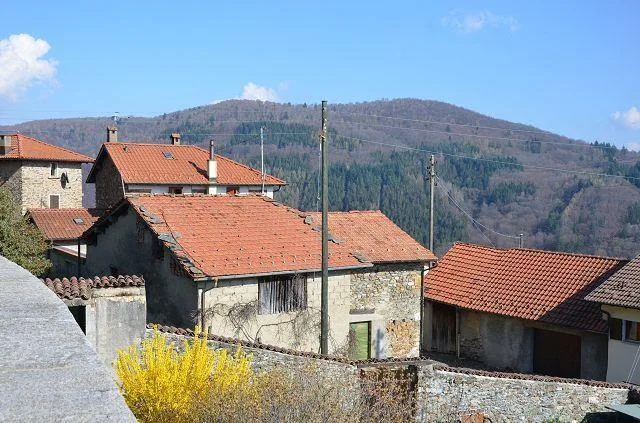 Grande rustico su 2 piani con possibilità di ampliamento molto sole... – Foto 18 von 24
