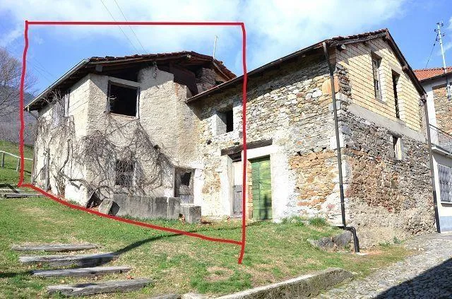 Grande rustico su 2 piani con possibilità di ampliamento molto sole...