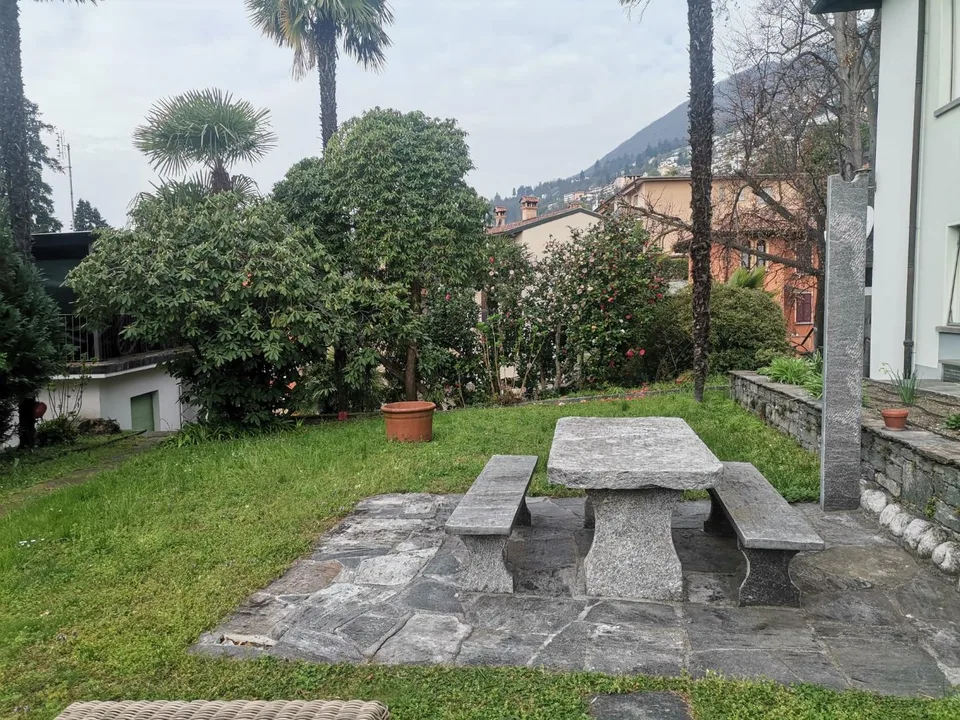 Appartamento in casa bifamiliare 7.5 locali con giardino / 1/2-Zimm... – Foto 17 von 22