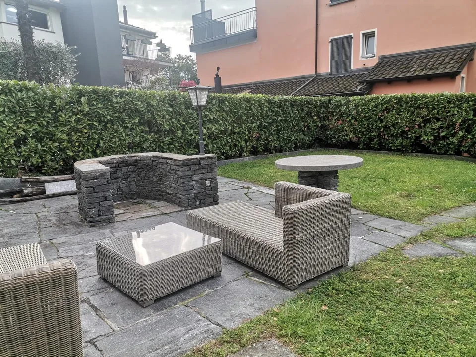 Appartamento in casa bifamiliare 7.5 locali con giardino / 1/2-Zimm... – Foto 21 von 22