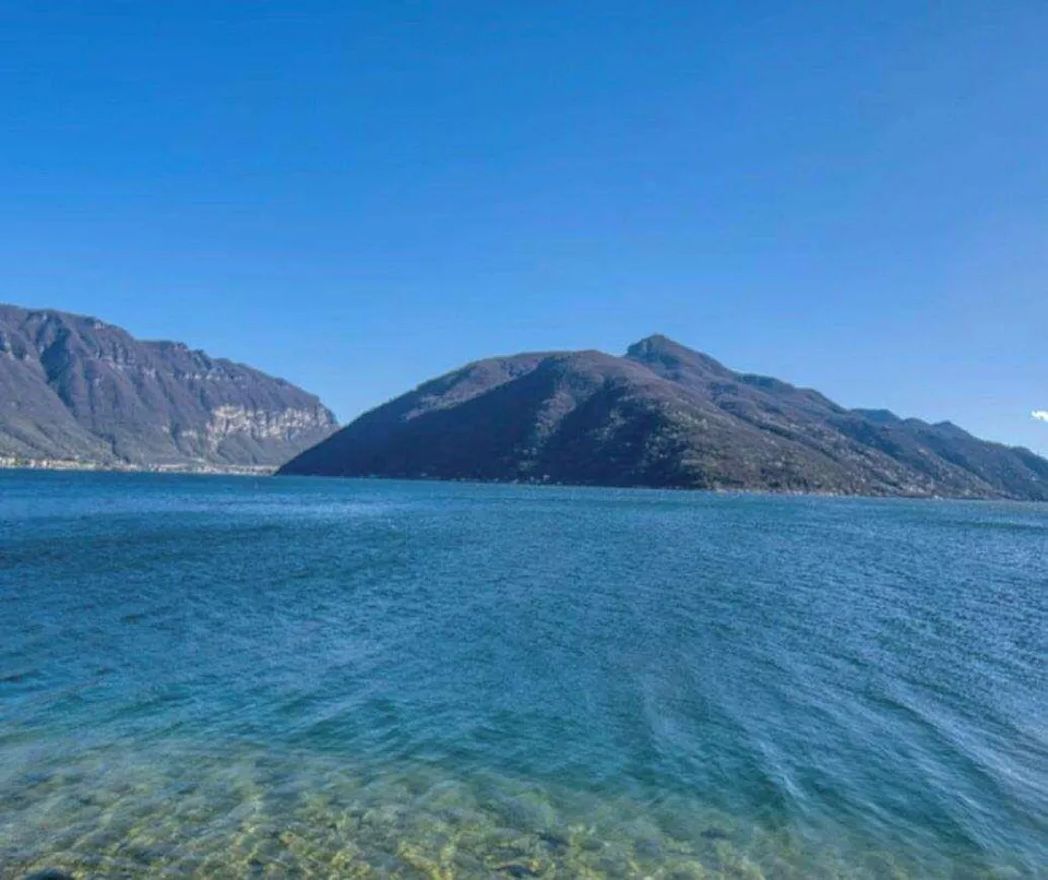 Attico duplex con vista lago in vendita a Melide