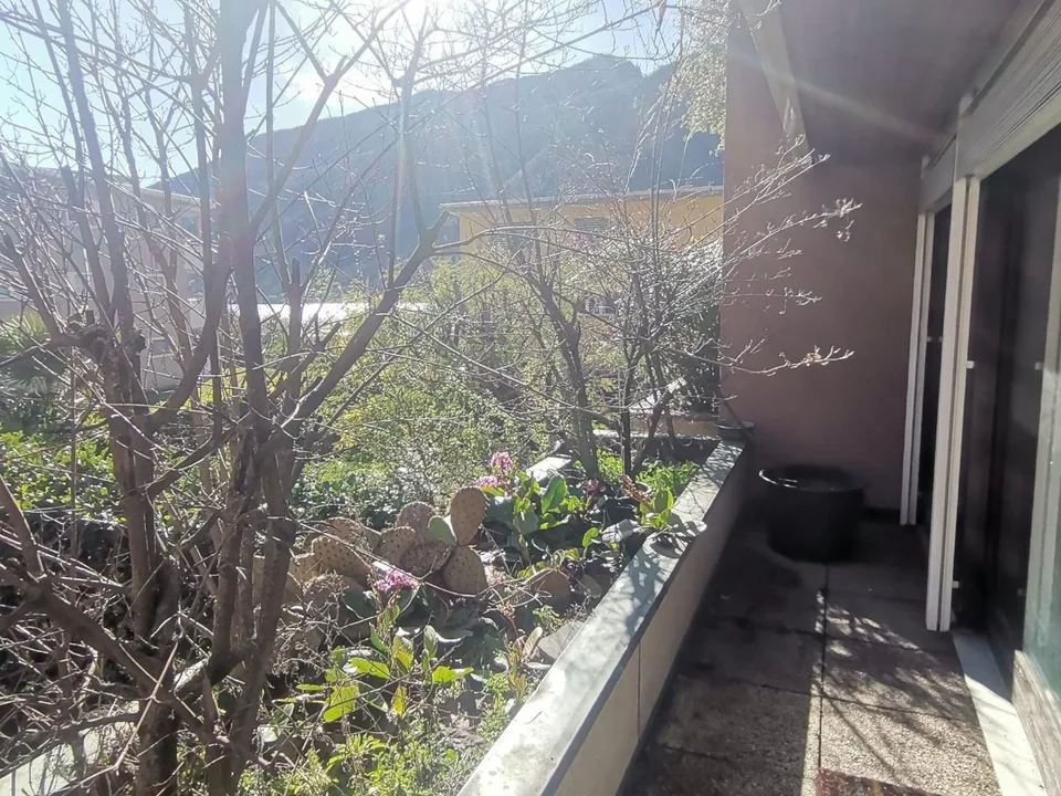villetta di 6 1/2 locali con giardino / 6 1/2-Zimmer-Villetta mit G... – Foto 12 von 16