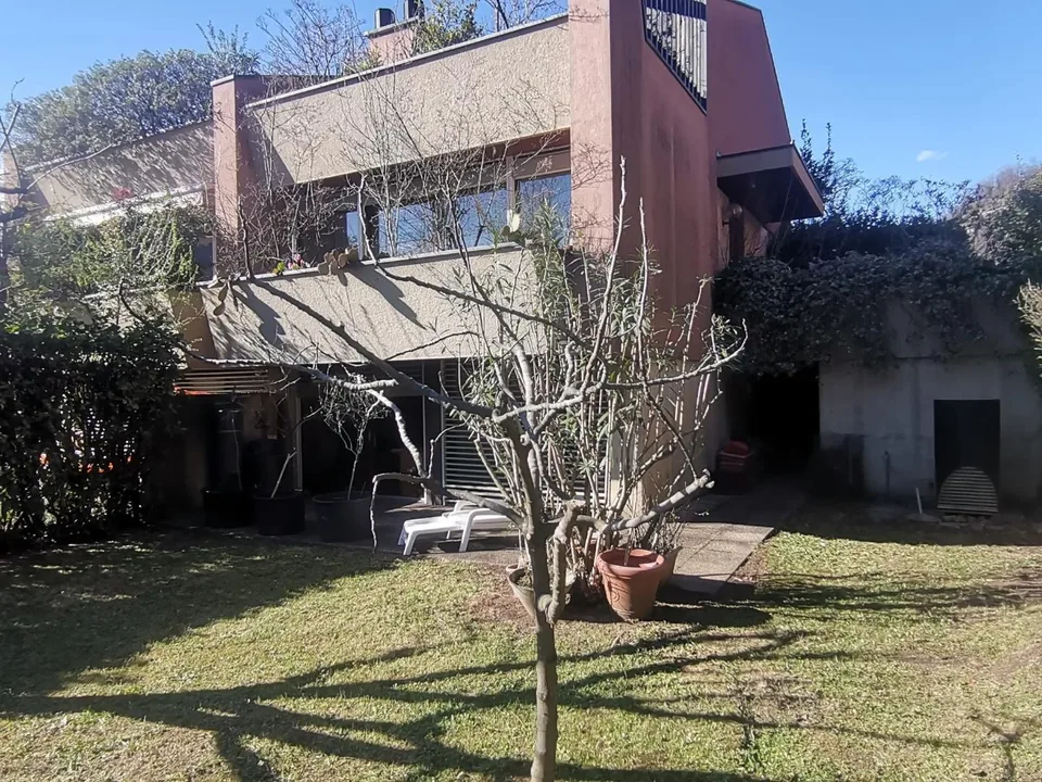 villetta di 6 1/2 locali con giardino / 6 1/2-Zimmer-Villetta mit G...