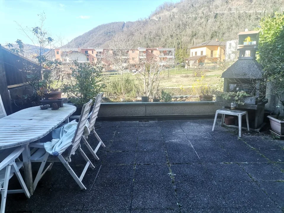 villetta di 6 1/2 locali con giardino / 6 1/2-Zimmer-Villetta mit G... – Foto 11 von 16