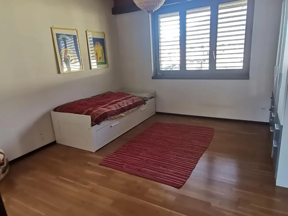 villetta di 6 1/2 locali con giardino / 6 1/2-Zimmer-Villetta mit G... – Foto 6 von 16