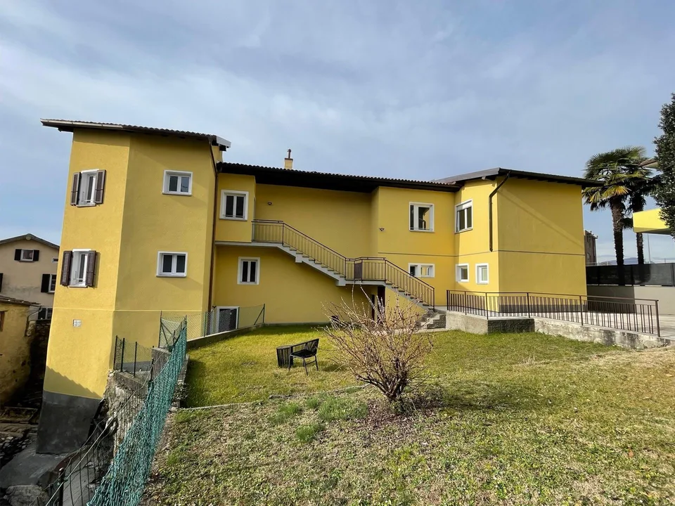 Appartamenti 2.5/3.5 completamenti ristrutturati a nuovo con posteggi.