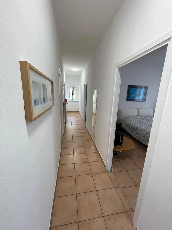 Ampia casa unifamiliare 6.5 con giardino e due garage. – Foto 13 von 13