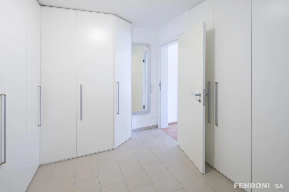 Exklusive und luxuriöse Eigentums-Wohnung mit Seesicht – Foto 15 von 17