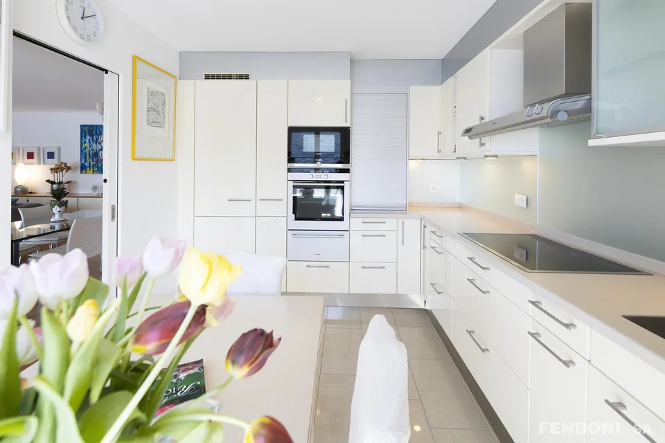 Exklusive und luxuriöse Eigentums-Wohnung mit Seesicht – Foto 10 von 17