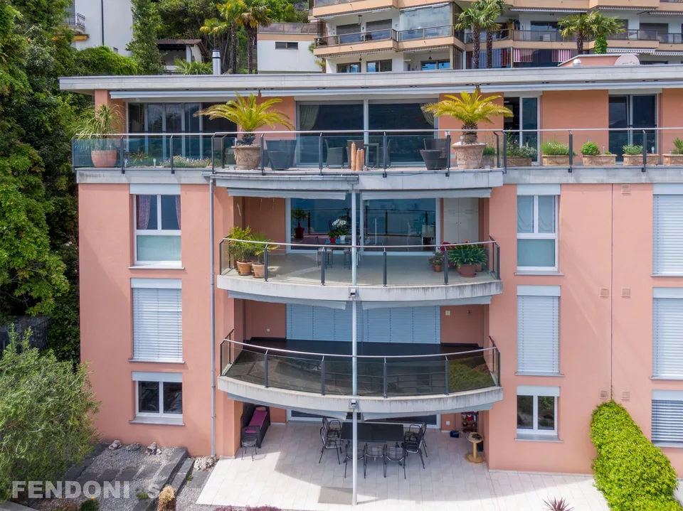 Exklusive und luxuriöse Eigentums-Wohnung mit Seesicht