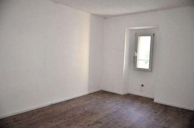 Casa plurifamiliare di 3 app. con garage posizione centrale, solegg...