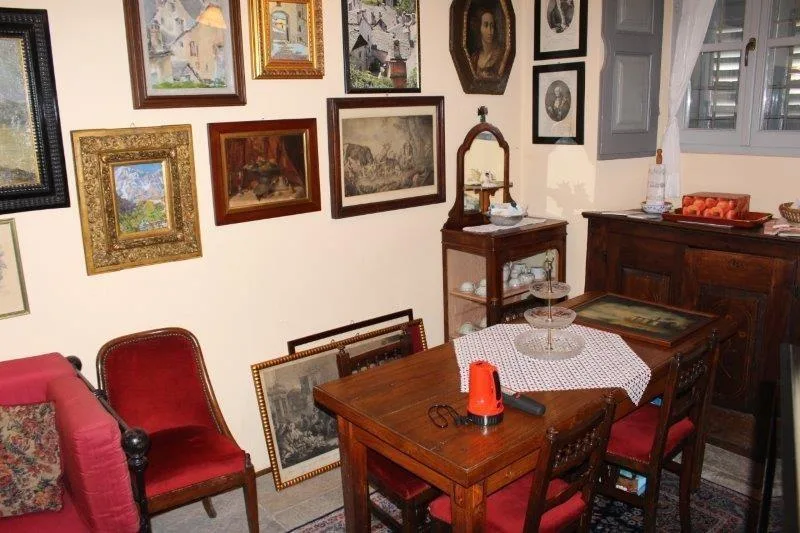 3.5 Zimmerwohnung im Erdgeschoss mit besondrem Wohnambiente und  Pa...