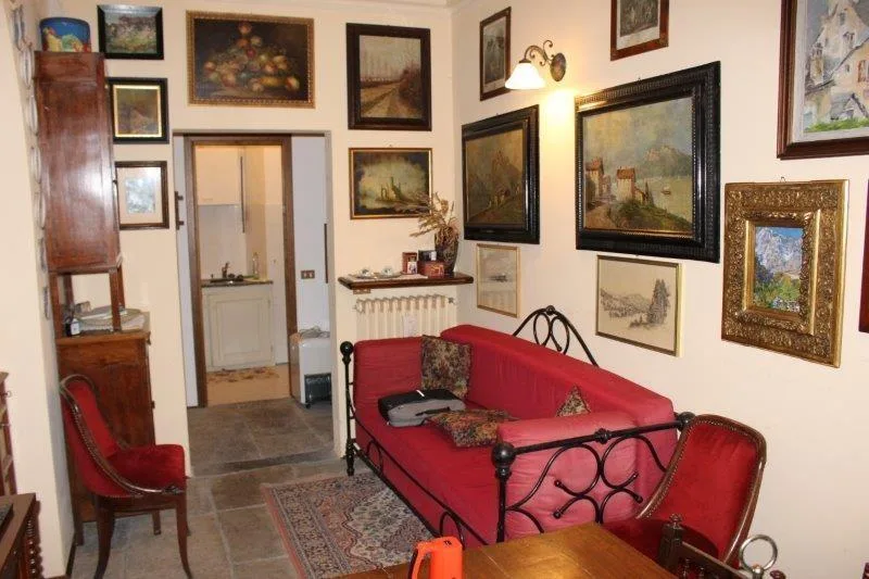 3.5 Zimmerwohnung im Erdgeschoss mit besondrem Wohnambiente und  Pa...