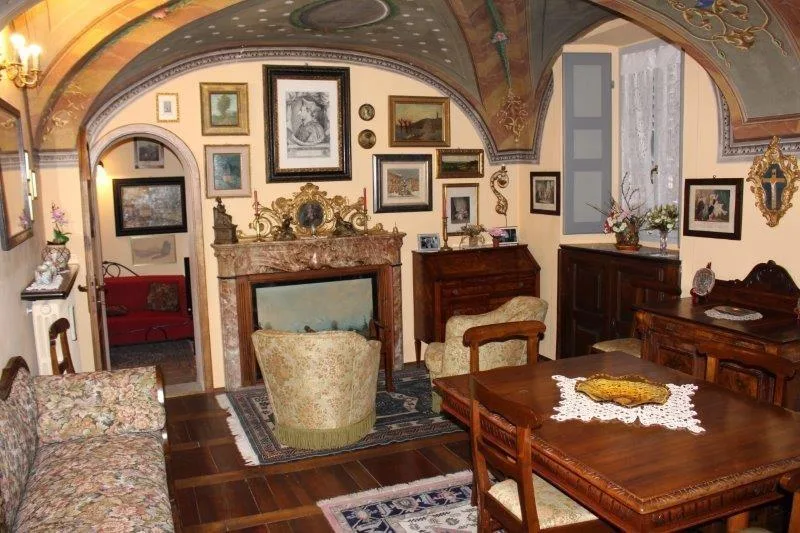 3.5 Zimmerwohnung im Erdgeschoss mit besondrem Wohnambiente und  Pa...