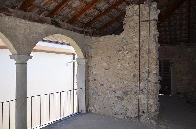 Casa di 4 app. nel nucleo da ristrutturare con il progetto approvat... – Foto 8 von 19