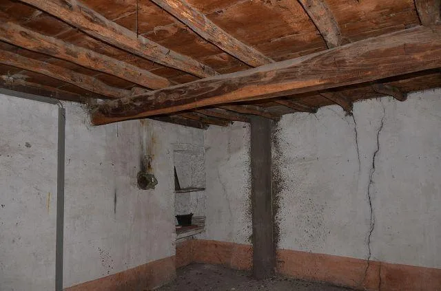 Casa di 4 app. nel nucleo da ristrutturare con il progetto approvat... – Foto 6 von 19