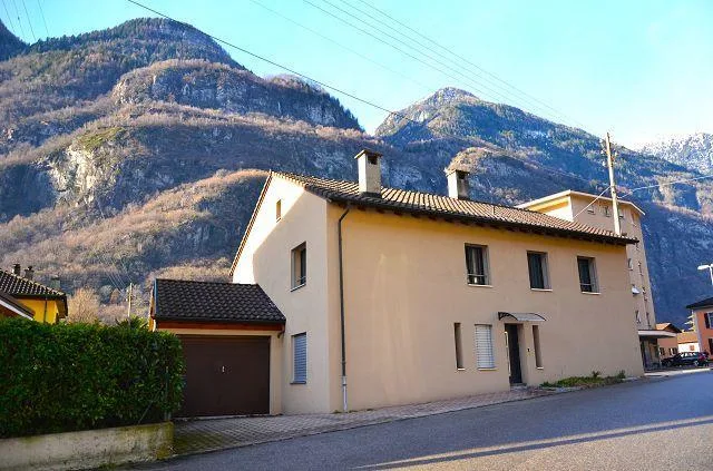 Casa plurifamiliare di 3 app. con garage posizione centrale, solegg... – Foto 26 von 29