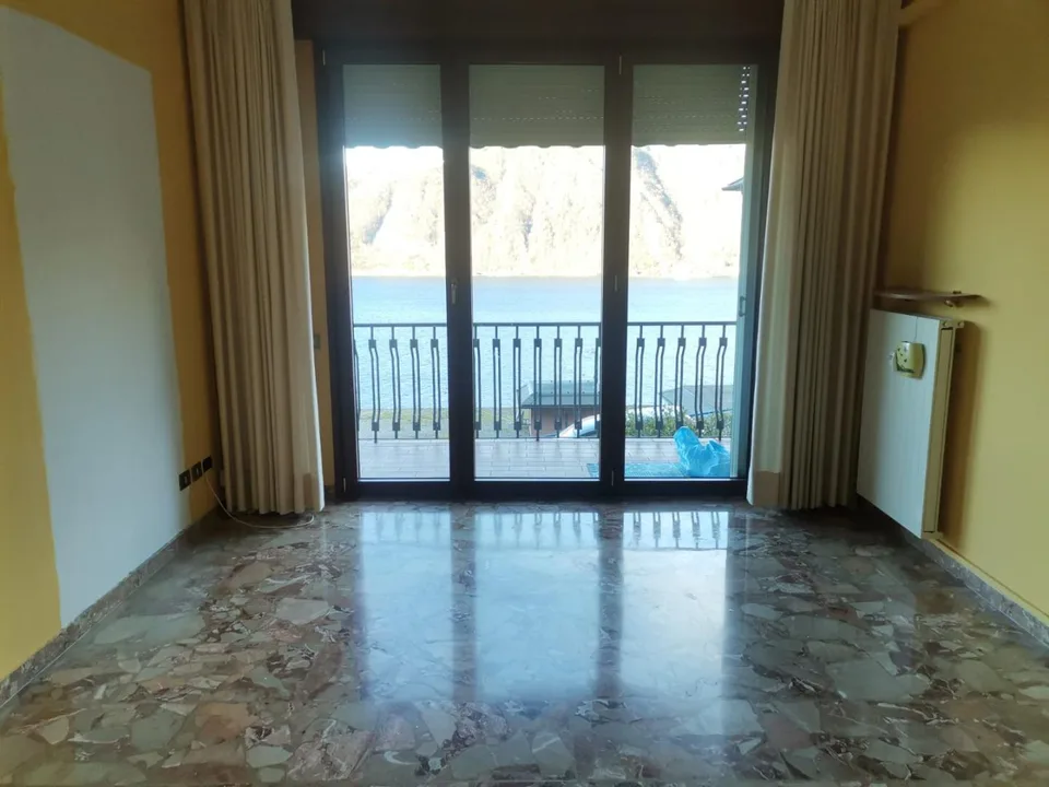 3 1/2-Zimmer-Wohnung mit schönem Seeblick in Campione d'Italia / Ap...