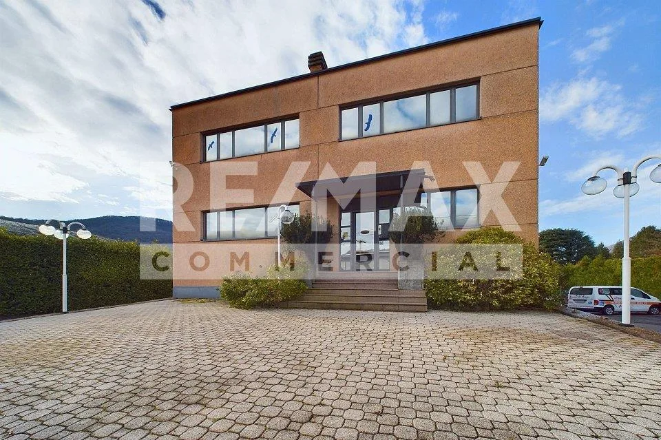 Interessante stabile commerciale a Cunardo, Varese - Italia