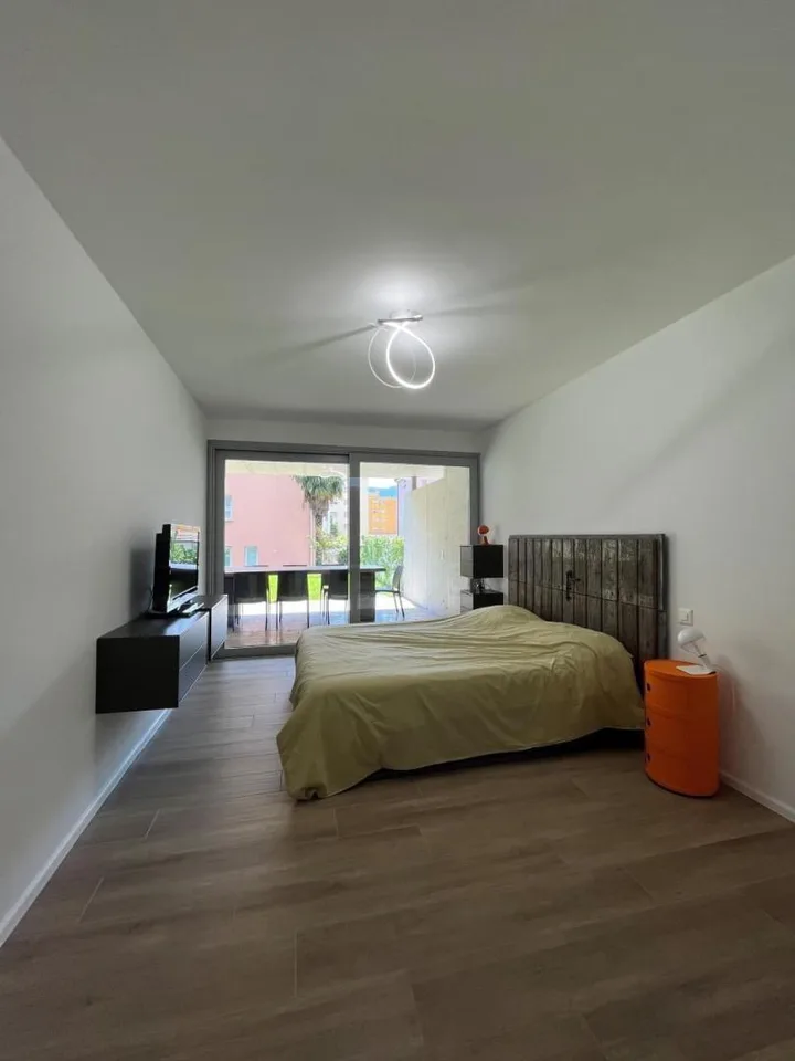 2.5 Zimmer Gartenwohnung mit grosser Terrasse /appartamento di 2.5 ... – Foto 6 von 15