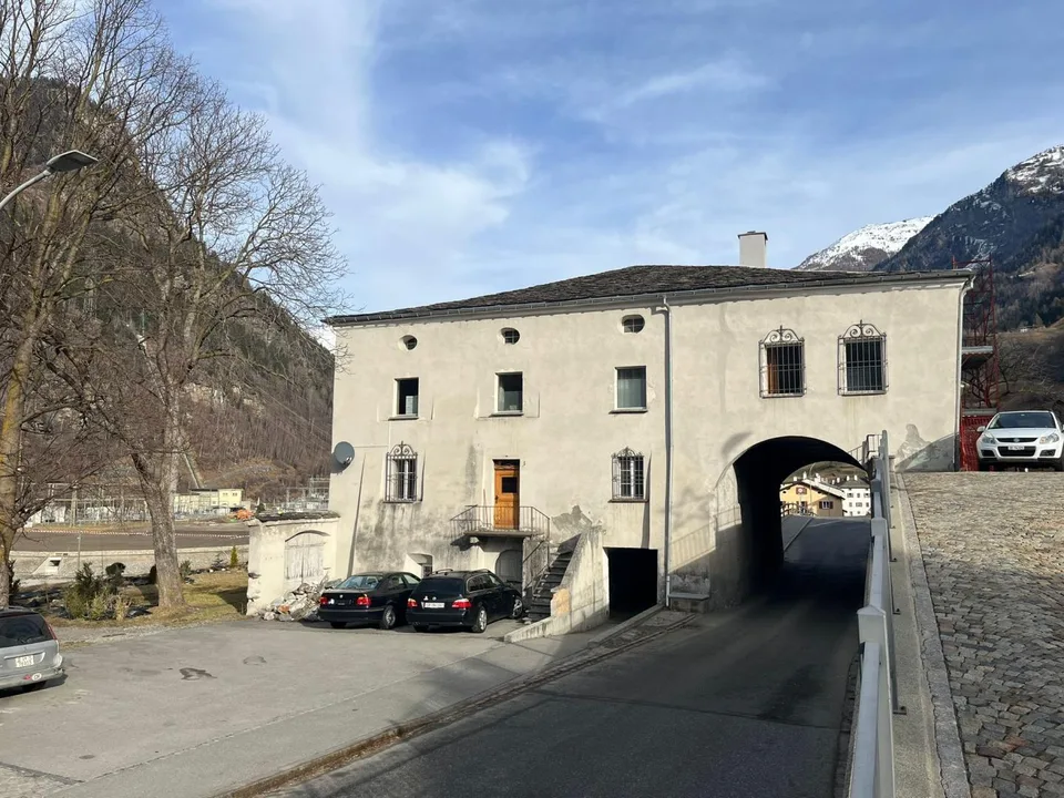 3-Familienhaus mit grossem Garten / casa di 3 appartamenti con gran...