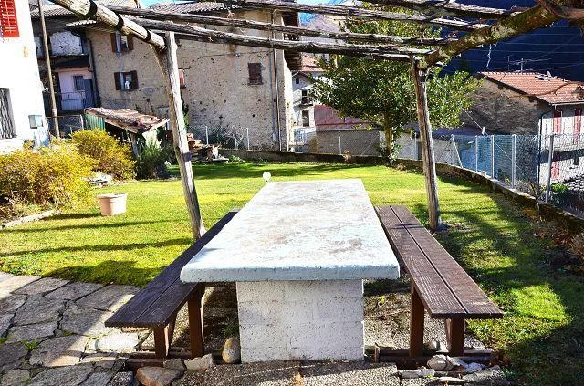 6 1/2-Zimmer-Haus mit Grotto und Garten, sonnig, ruhig, schöne Auss... – Foto 26 von 30