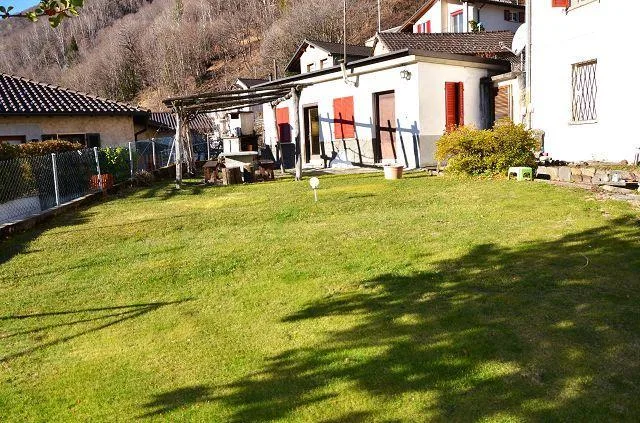 6 1/2-Zimmer-Haus mit Grotto und Garten, sonnig, ruhig, schöne Auss... – Foto 24 von 30