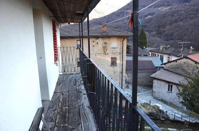6 1/2-Zimmer-Haus mit Grotto und Garten, sonnig, ruhig, schöne Auss... – Foto 19 von 30