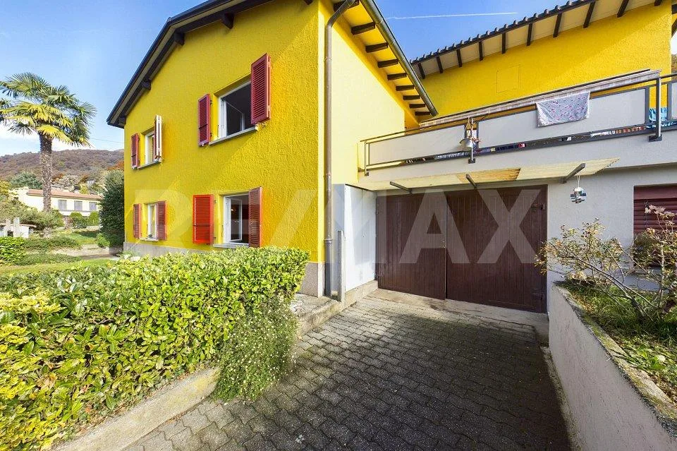 Mehrfamilienhaus mit drei separaten Wohnungen und Garten als Zweitw...