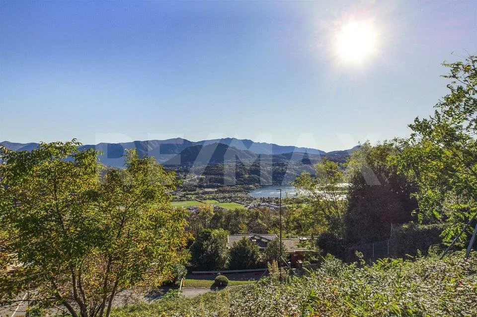 Terreno con progetto edilizio approvato con splendida vista lago e ... – Foto 12 von 13