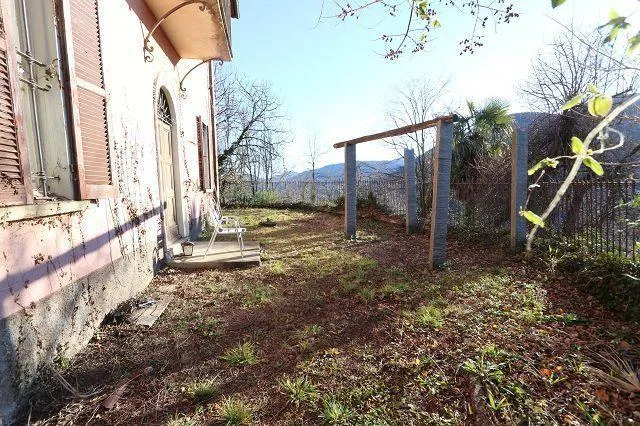 7 1/2-Zimmer-Landhaus an herrlicher Aussichtslage und 3-Zimmer-Rust... – foto 20 di 29