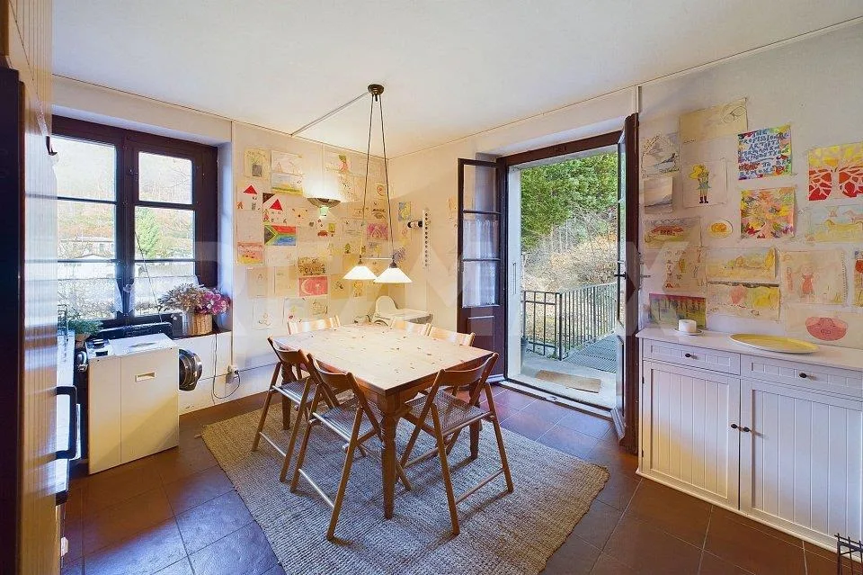 Casa Ticinese storica con vista panoramica e terreno spazioso