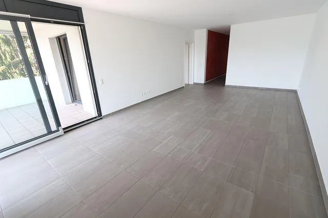 4 1/2-Zimmer-Wohnung im 4. OG an ruhiger, sonniger Aussichslage / a...