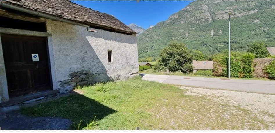 Grosser Rusticoteil zum Ausbauen  Parte di un rustico da riattare
