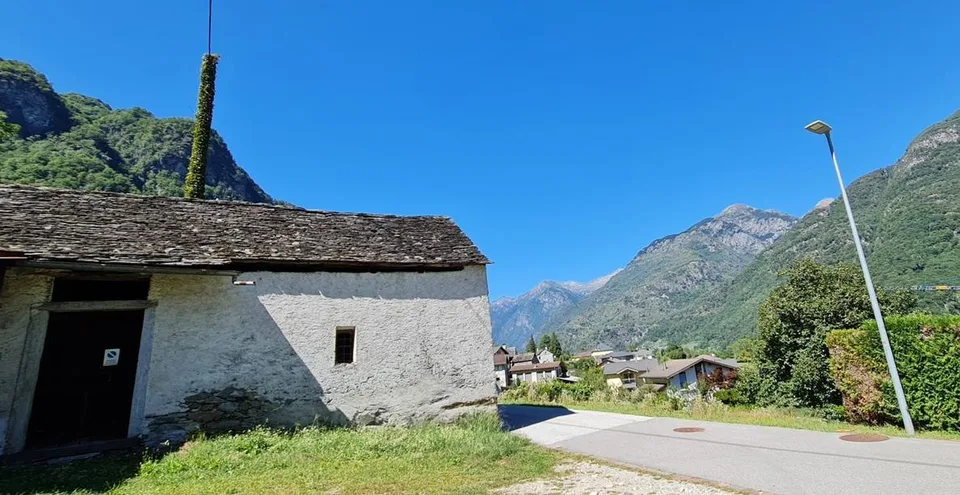 Grosser Rusticoteil zum Ausbauen  Parte di un rustico da riattare