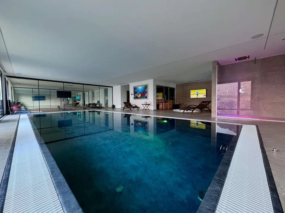 Villa ultramoderna vicino al TASIS – Foto 10 von 13