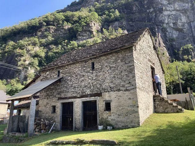 6-Zimmer-Hausteil mit Garten und Rustico mit Bauland / casa gemelli... – Foto 27 von 29