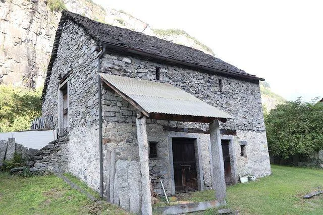 6-Zimmer-Hausteil mit Garten und Rustico mit Bauland / casa gemelli... – Foto 29 von 29