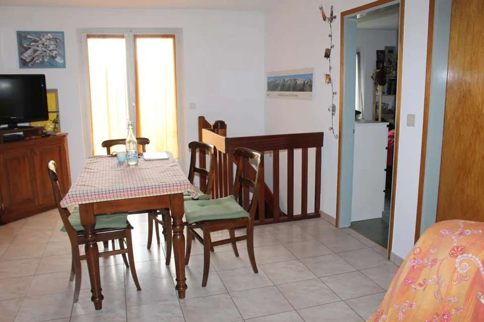 4.5 Zimmerhaus mit separatem Rustico zum Ausbauen / casa di 4.5 loc...