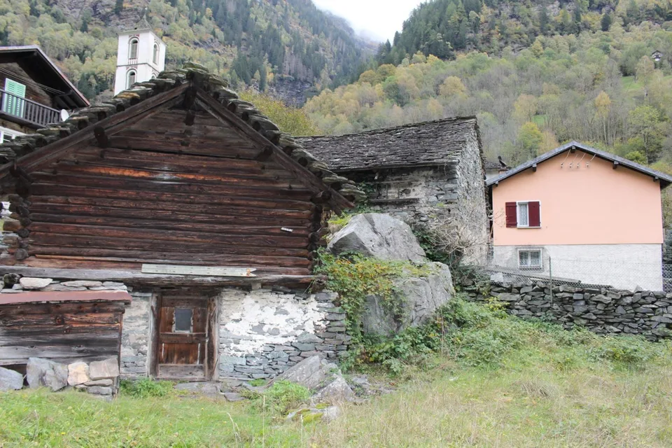 Rustico zum Ausbauen mit Garten  / rustico da riattare con giardino