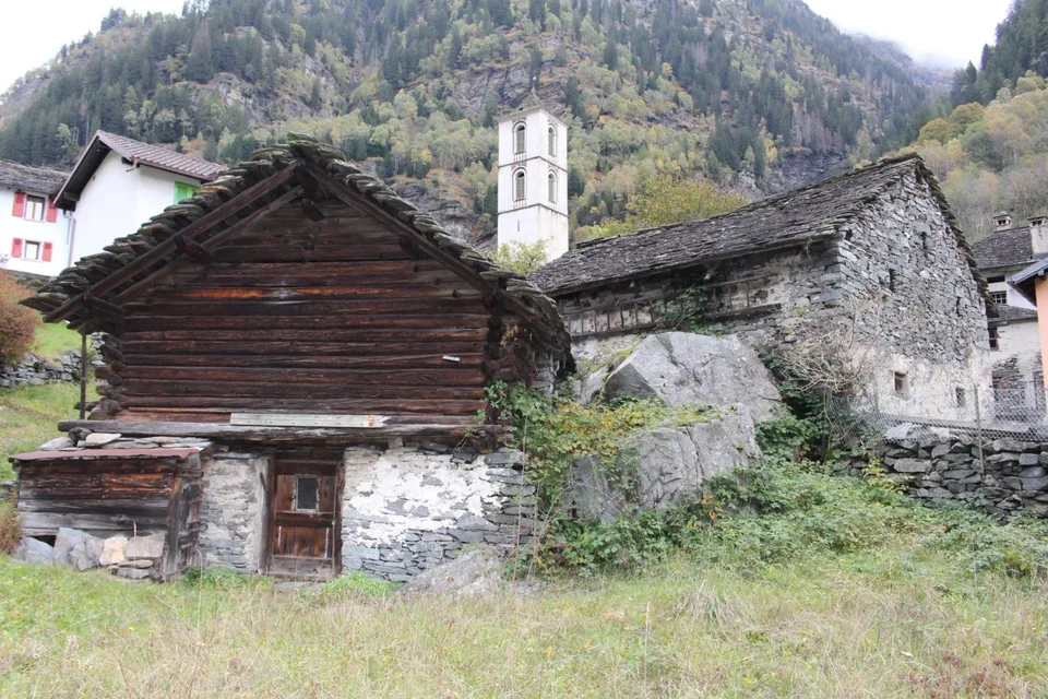 Rustico zum Ausbauen mit Garten  / rustico da riattare con giardino